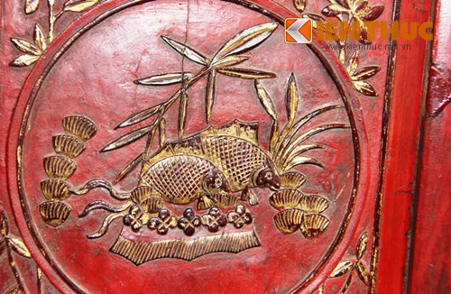 ...điêu khắc vô cùng tinh xảo.