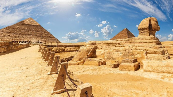 Sau đó tượng được điêu khắc lại thành hình đầu người trong thời đại Pharaoh Khafre. Giả thuyết này được củng cố bởi ý tưởng rằng sư tử có thể mang ý nghĩa biểu tượng về sức mạnh và quyền lực ở thời cổ đại. Ảnh: Pinterest.