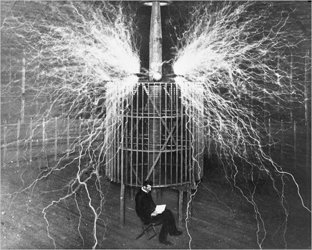 6. Tên tuổi gắn liền với sự phát triển công nghệ. Tên của Nikola Tesla được đặt cho đơn vị từ trường (Tesla) và truyền cảm hứng cho nhiều nhà khoa học, nhà phát minh sau này. Ảnh: Pinterest.