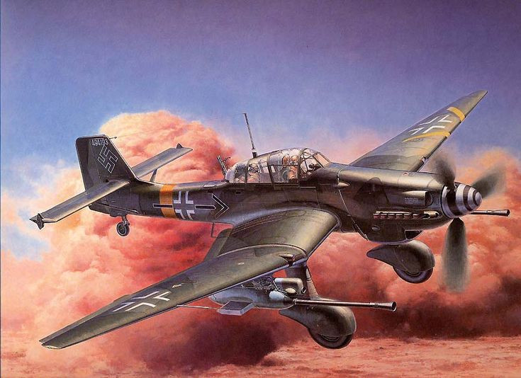  10. Máy bay ném bom Ju-87 Stuka. Máy bay ném bom bổ nhào Ju-87 Stuka của Đức là một trong những vũ khí gây ám ảnh nhất trên chiến trường. Stuka được thiết kế để lao thẳng từ trên cao xuống mục tiêu với độ chính xác cao, và có âm thanh rít “kinh hoàng” đặc trưng khi bổ nhào. Ảnh: Pinterest.