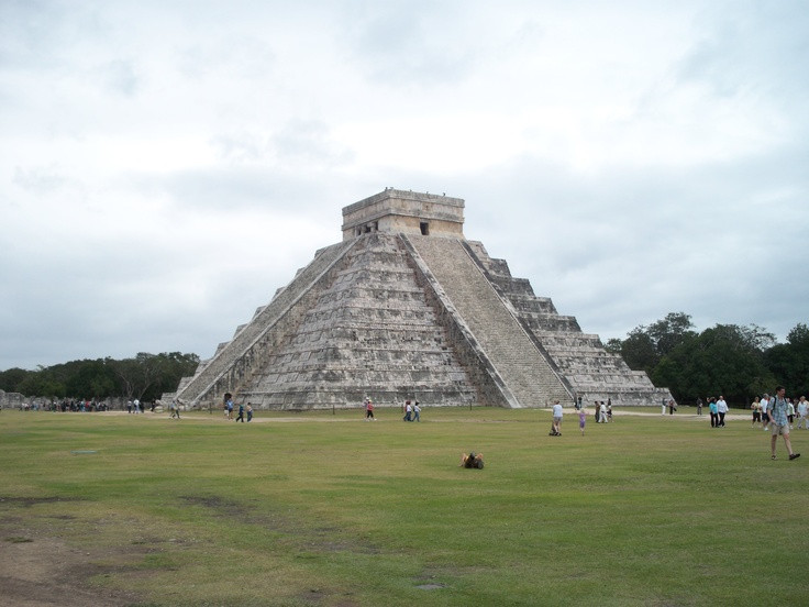  8. Những điểm tương đồng giữa các nền văn minh khác nhau. Một số di tích cổ ở Nam Mỹ, Ai Cập, và khu vực Địa Trung Hải đều có các hiện tượng phóng xuất khí điện từ tương tự, đặt ra câu hỏi liệu người xưa có hiểu biết về vị trí địa chất đặc biệt và năng lượng tự nhiên hay không. Ảnh: Pinterest.