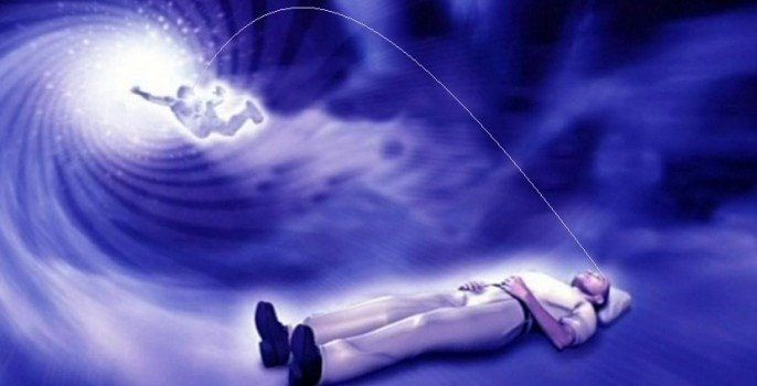 Một số lý thuyết cho rằng trải nghiệm cận tử có thể liên quan đến sự thiếu hụt oxy hoặc hoạt động bất thường của não bộ, nhưng điều này vẫn chưa giải thích hết được các trải nghiệm chi tiết mà nhiều người từng gặp. Ảnh: Pinterest.