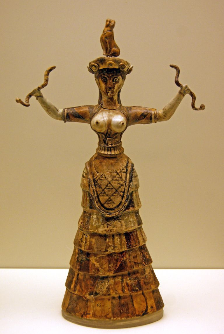  6. Vai trò quan trọng của phụ nữ. Nghệ thuật và di tích cho thấy phụ nữ giữ vai trò quan trọng trong xã hội Minoan. Họ xuất hiện trong các nghi lễ tôn giáo, đôi khi đóng vai trò như các tư tế hoặc có thể tham gia vào các sự kiện xã hội và thể thao. Ảnh: Pinterest.