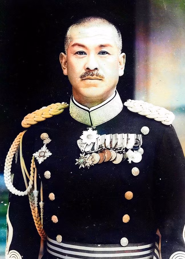  7. Mitsuru Ushijima (牛島 満): Đại tướng Lục quân, chỉ huy phòng thủ đảo Okinawa (1945), dẫn đầu một cuộc kháng cự quyết tử chống lại quân Đồng minh, tự sát khi thất bại tại Okinawa. Ảnh: Pinterest.