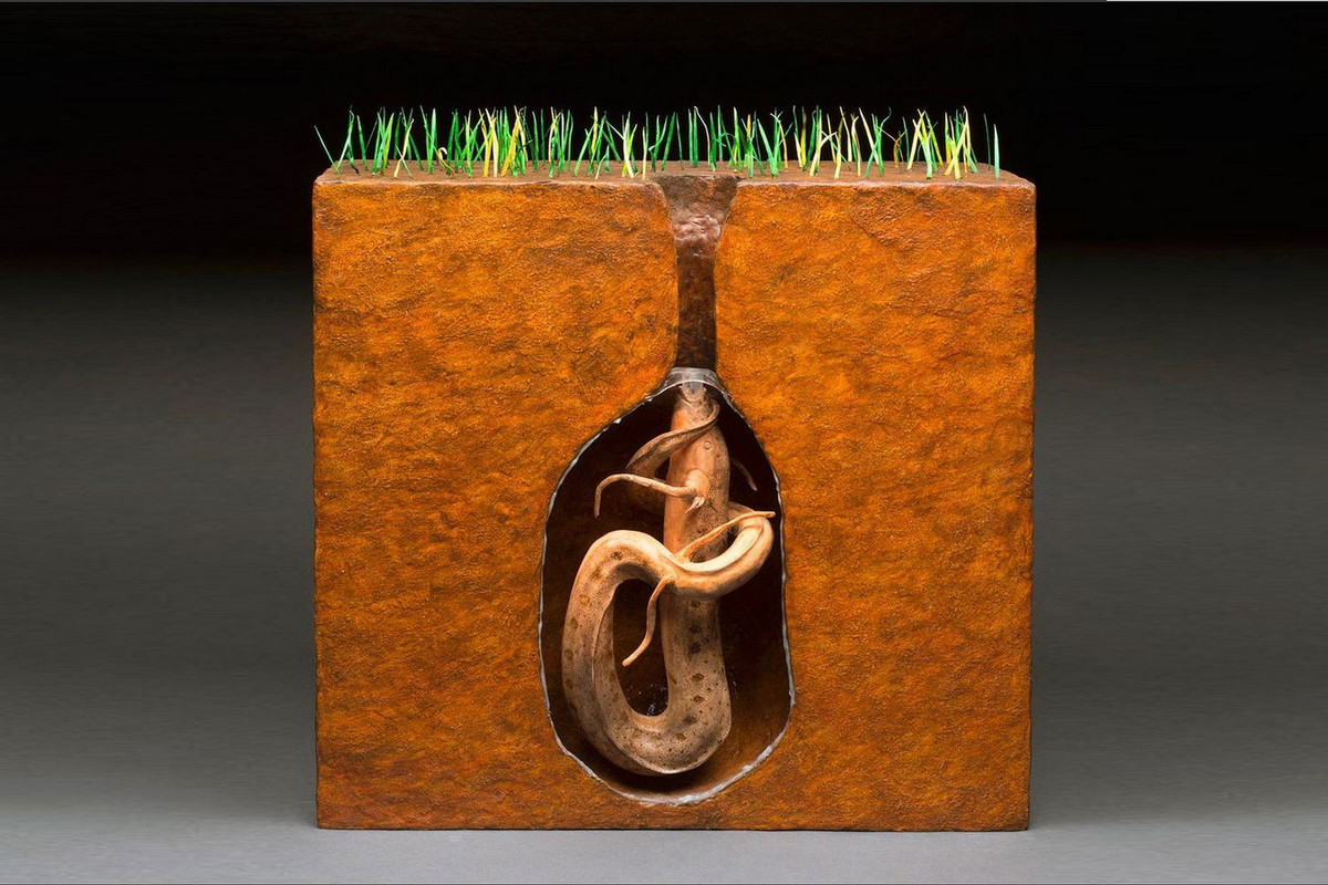  10. Ngủ hè là một hiện tượng tương tự ở các khu vực nóng. Ở một số vùng có khí hậu khắc nghiệt với nhiệt độ cao và thiếu nước, một số động vật có thể trải qua một trạng thái tương tự gọi là ngủ hè (Aestivation). Ví dụ, cá phổi châu Phi sẽ vùi mình trong bùn và trải qua trạng thái ngủ hè khi môi trường nước cạn kiệt. Ảnh: Pinterest.