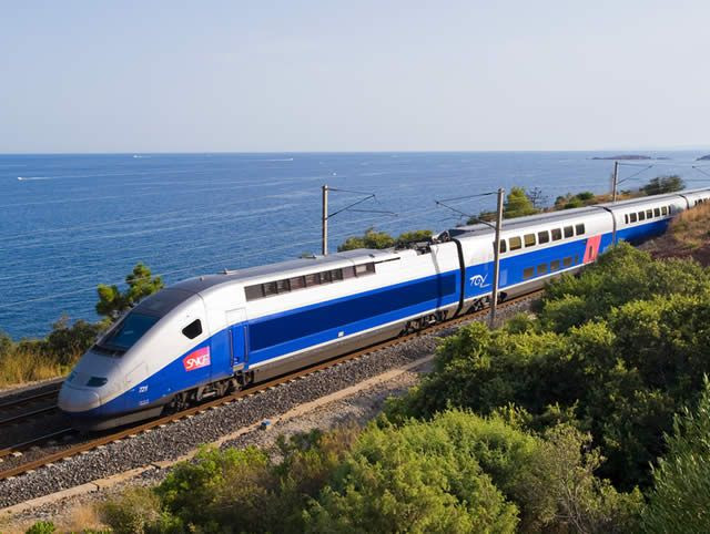  2. TGV (Train à Grande Vitesse) – Pháp. Năm hoạt động: 1981. Độ dài: Khoảng 2.800 km (các tuyến chính tại Pháp). Ảnh: Pinterest.