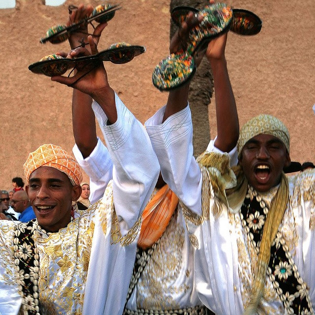  7. Vật linh và thế giới tự nhiên. Một số bộ tộc tin rằng linh hồn người chết có thể nhập vào thiên nhiên, trở thành một phần của động vật, cây cối hoặc các yếu tố tự nhiên như sông núi. Điều này phản ánh mối quan hệ gắn bó sâu sắc giữa con người và môi trường. Ảnh: Pinterest.