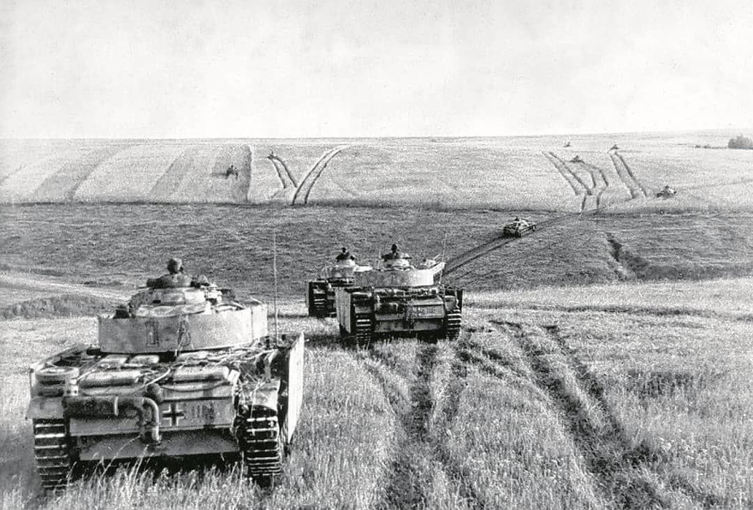  15. Ảnh hưởng lâu dài đến Thế chiến II. Trận Kursk đẩy nhanh sự thất bại của Đức Quốc xã, mở đường cho các chiến thắng lớn của Liên Xô trong chiến dịch Bagration (1944) và cuối cùng là trận Berlin (1945). Ảnh: Pinterest.