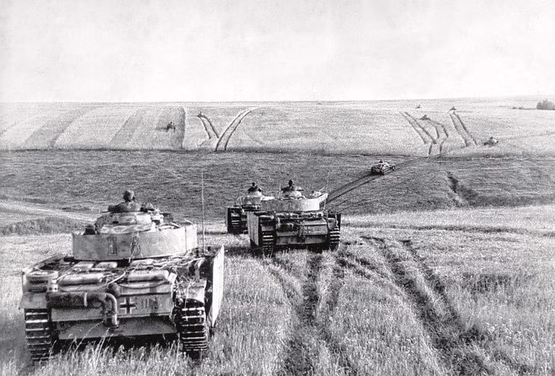  15. Ảnh hưởng lâu dài đến Thế chiến II. Trận Kursk đẩy nhanh sự thất bại của Đức Quốc xã, mở đường cho các chiến thắng lớn của Liên Xô trong chiến dịch Bagration (1944) và cuối cùng là trận Berlin (1945). Ảnh: Pinterest.