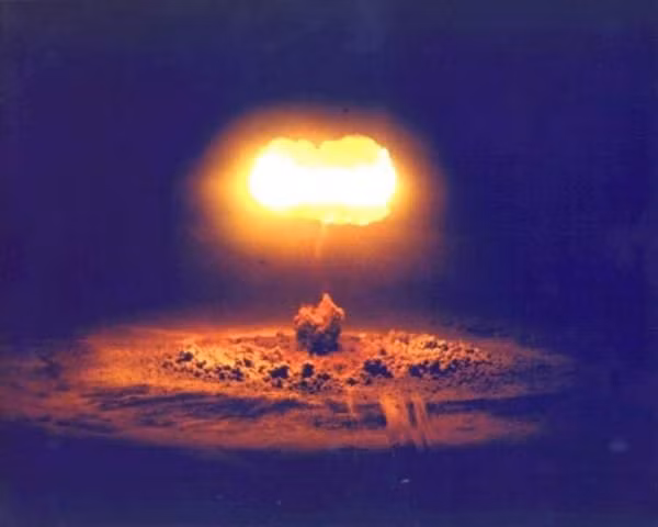 Một số người liên kết các nội dung này với căng thẳng toàn cầu hiện đại và cho rằng chúng là lời tiên tri về một cuộc chiến tranh thế giới mới giữa các quốc gia đối địch. Ảnh: Pinterest.