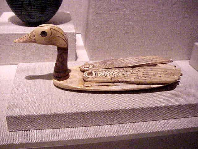  5. Gia cầm và chim hoang dã. Các loài chim như vịt, ngỗng, bồ câu và chim cút cũng là nguồn thực phẩm phổ biến. Người Ai Cập biết thuần hóa vịt và ngỗng, nhưng họ cũng săn bắn các loài chim hoang dã. Chim thường được nướng hoặc hầm với các loại gia vị khác nhau. Ảnh: Pinterest.