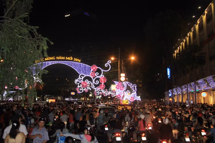 Hàng loạt tuyến đường trung tâm thành phố như đường Nguyễn Huệ, hay đường Lê Lợi...