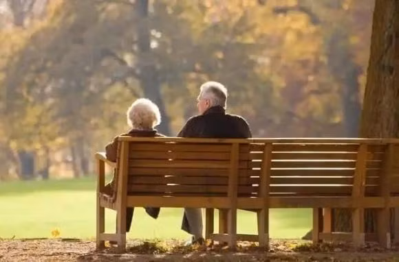 Khi trut hoi tho cuoi cung, nguoi duy nhat gan ban nhat la ai?