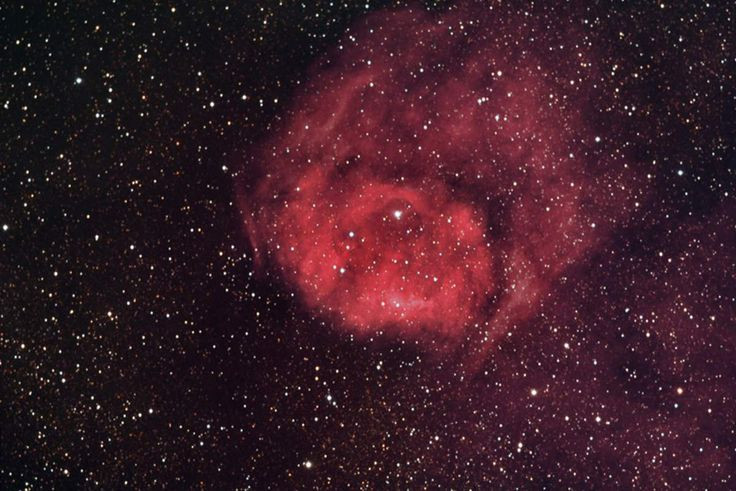  3. Kích thước của GN-z11 nhỏ hơn Dải Ngân Hà rất nhiều. Thiên hà GN-z11 chỉ dài khoảng 25.000 năm ánh sáng, trong khi Dải Ngân Hà có đường kính lên đến 100.000 năm ánh sáng. Ảnh: Pinterest.