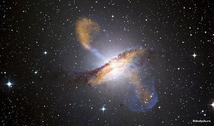  2. Thiên hà này nằm cách Trái Đất khoảng 32 tỷ năm ánh sáng. Do sự giãn nở của vũ trụ, ánh sáng từ GN-z11 mất 13,4 tỷ năm để đến được Trái Đất, nhưng khoảng cách thực tế hiện tại là khoảng 32 tỷ năm ánh sáng. Ảnh: Pinterest.