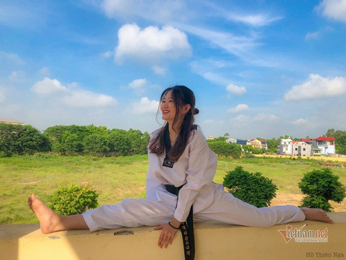 Nga chia sẻ em quyết định tham gia câu lạc bộ Taekwondo để ngoài rèn luyện thể chất, sức khỏe thì còn giúp bản thân có được một tinh thần mạnh mẽ.
