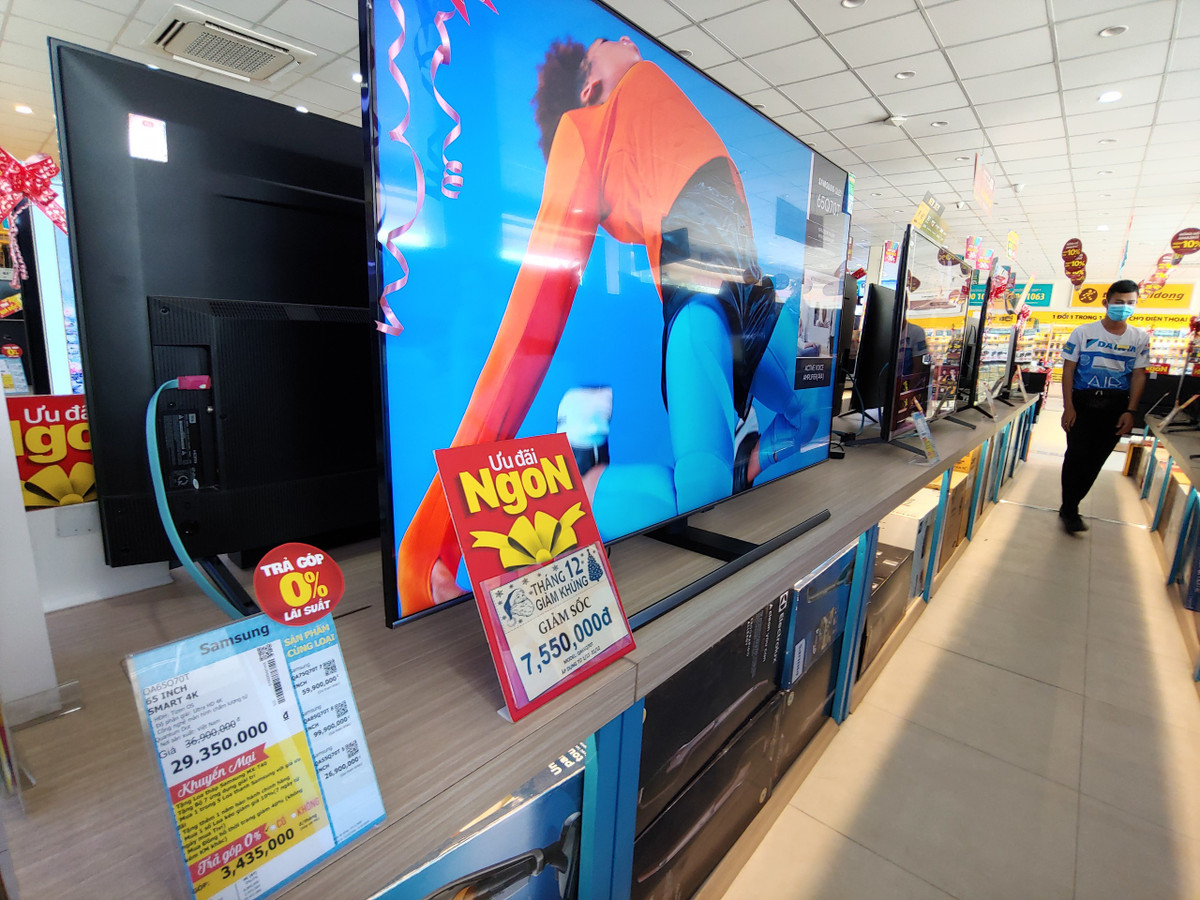 Tivi, may giat, tu lanh giam gia soc cuoi nam-Hinh-2