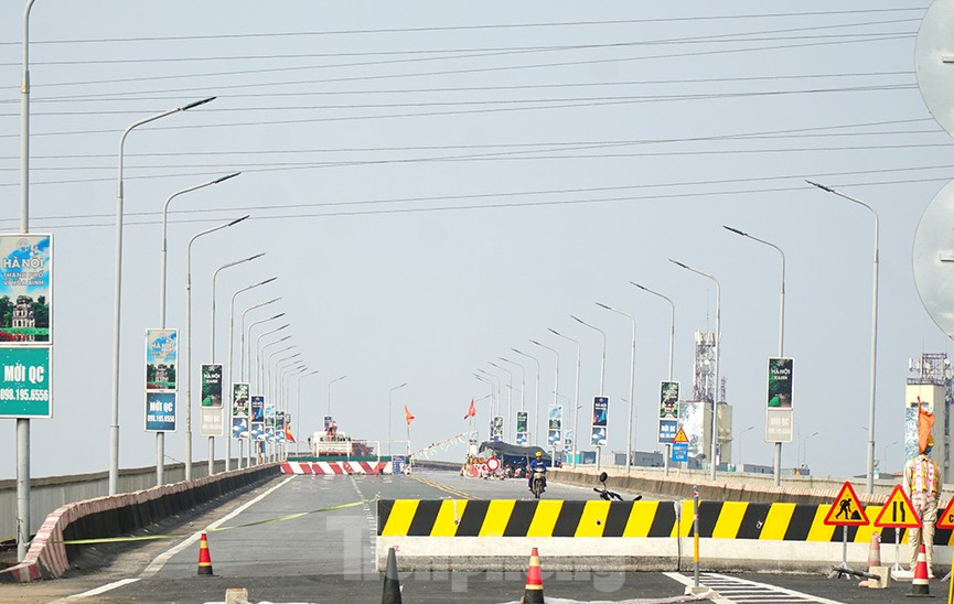 ##s###Sầu Thăng Long sẽ được sơn kẻ lan can, lắp đặt trang thiết bị an toàn, chiếu sáng, hoàn thành vào ngày 31/12, đạt tiến độ mà Bộ Giao thông Vận tải đề ra