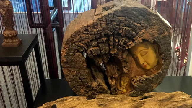 Khối trầm có tên gọi “Đồng tử bái quan Âm”