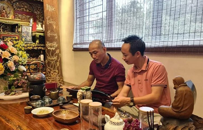 Theo chia sẻ của ông vua trầm đất Bắc, không phải cứ có tiền và muốn mua là được. “Nó còn phải có duyên”.