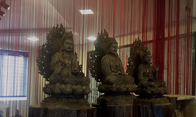 Tượng quan thế âm bằng trầm nguyên khối.