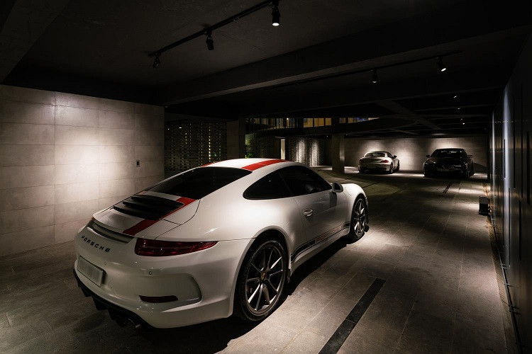 Choang ngop biet thu chua duoc 7 sieu xe cua dai gia Sai Gon-Hinh-10