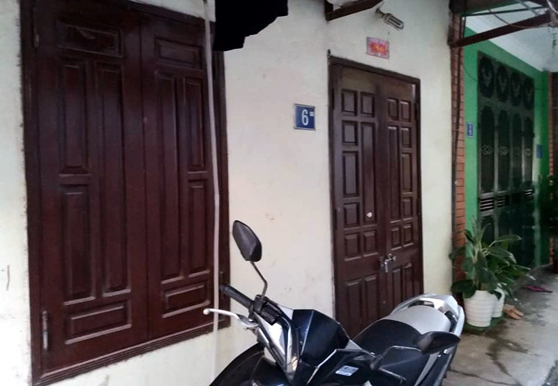 Trong tay 130 trieu, vo chong tre mua dat Ha Noi cho ngay xay nha