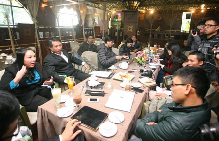 Bà Phạm Thị Thanh Ngọc, người được một tờ báo gán cho biệt danh “kiều nữ hiếp taxi” đã có buổi gặp mặt báo chí.