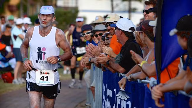 Thủ tướng Úc Tony Abott thường đi lên xuống cầu thang bộ 4-6 lần vào buổi sáng. Chưa kể, ông còn dành 40 phút mỗi ngày trong phòng tập thể dục.