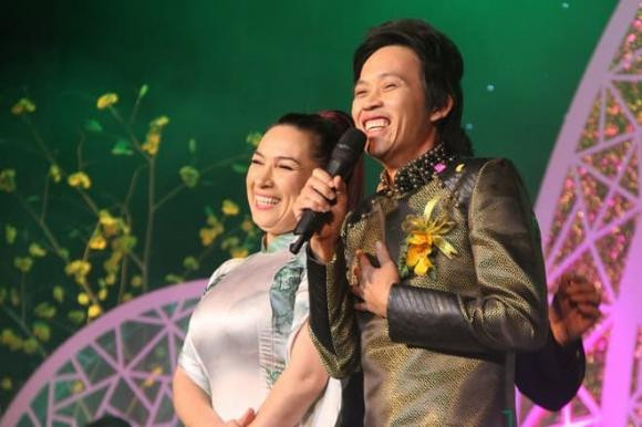 NSUT Hoai Linh phan ung sao khi Phi Nhung boc bach suyt lam vo?-Hinh-2