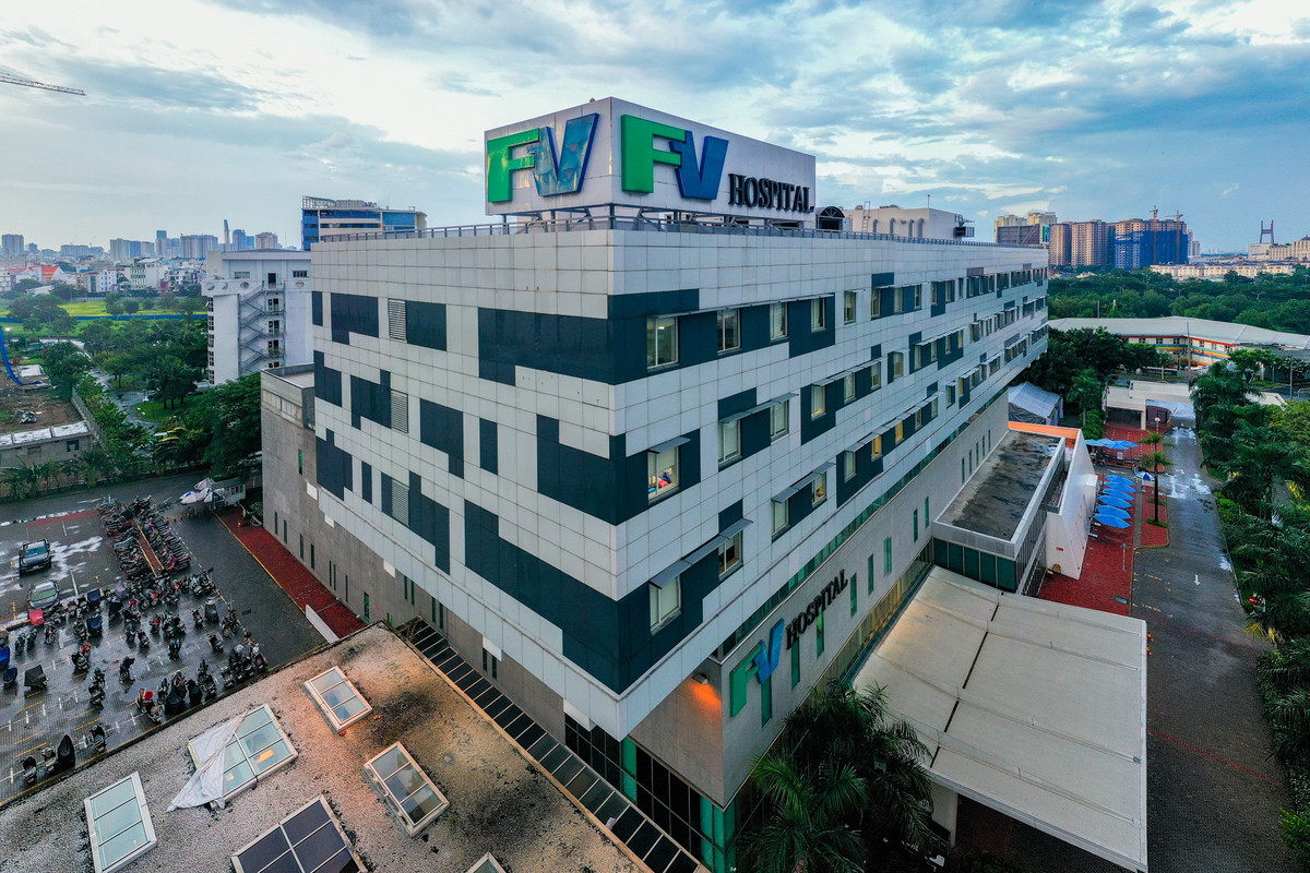 Trong cuộc họp chiều 1/8 với lãnh đạo TP.HCM, giám đốc các bệnh viên, cơ sở y tế tư nhân, Bộ trưởng Nguyễn Thanh Long cũng kêu gọi hệ thống y tế tư nhân trên địa bàn thành phố cùng chung sức và đồng lòng chống dịch COVID-19.