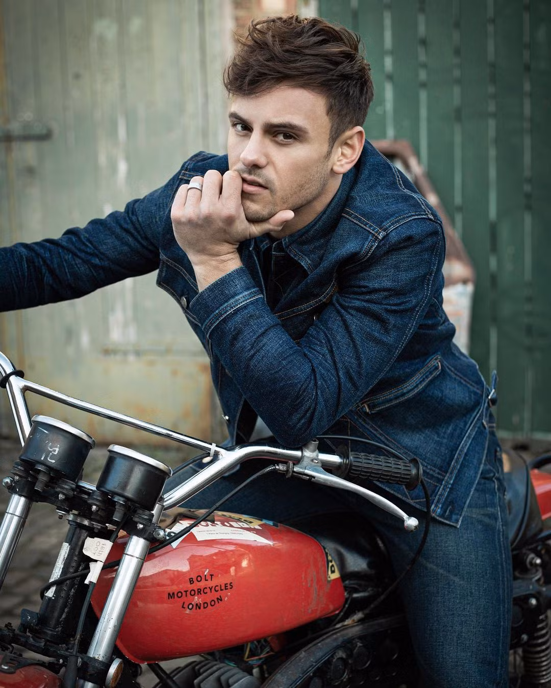 7 van dong vien Olympic Tokyo mac sanh dieu nhat-Hinh-14