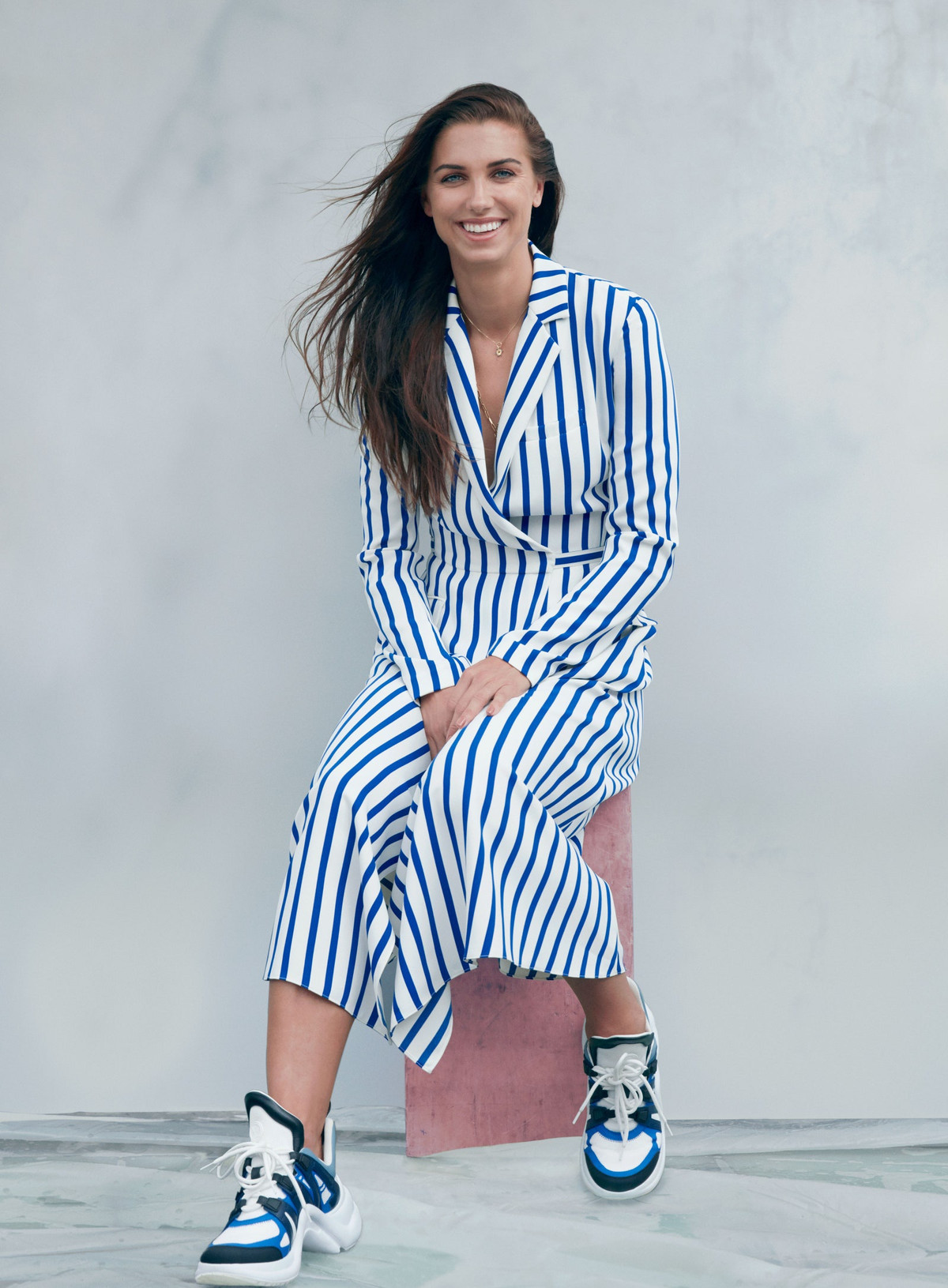 7 van dong vien Olympic Tokyo mac sanh dieu nhat-Hinh-23