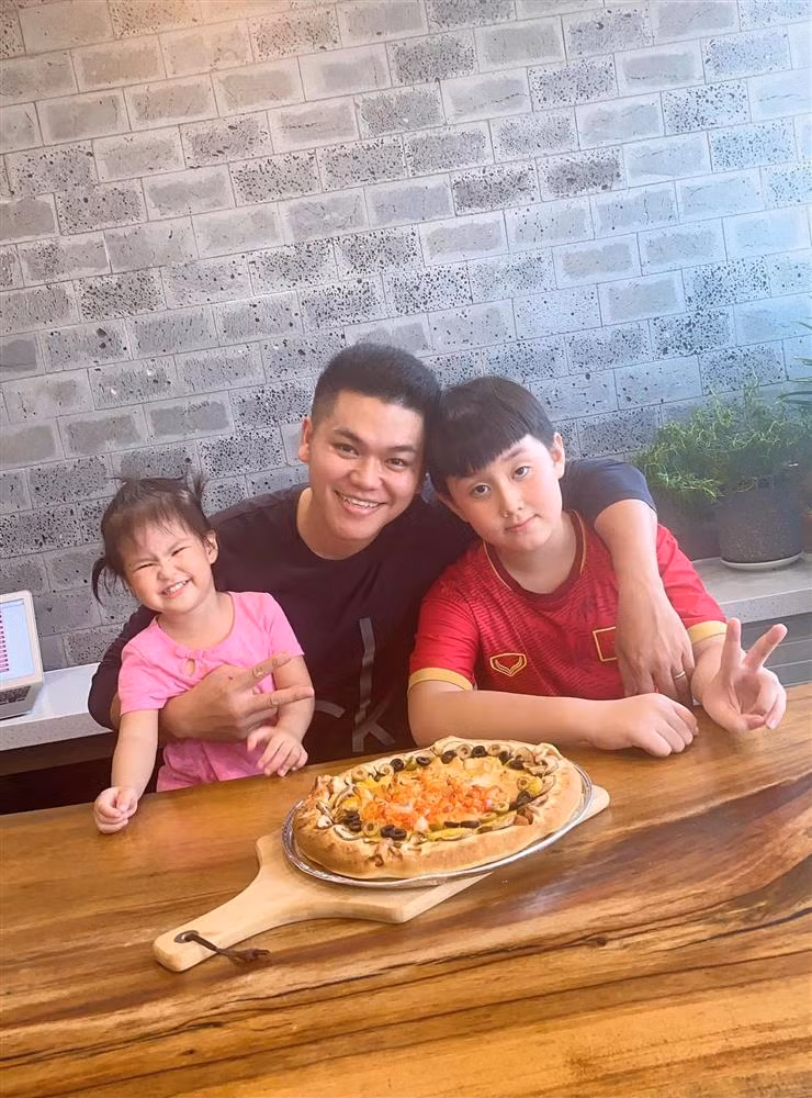 Le Phuong bi xoc xiem “suot ngay an ngon” mua dich-Hinh-2