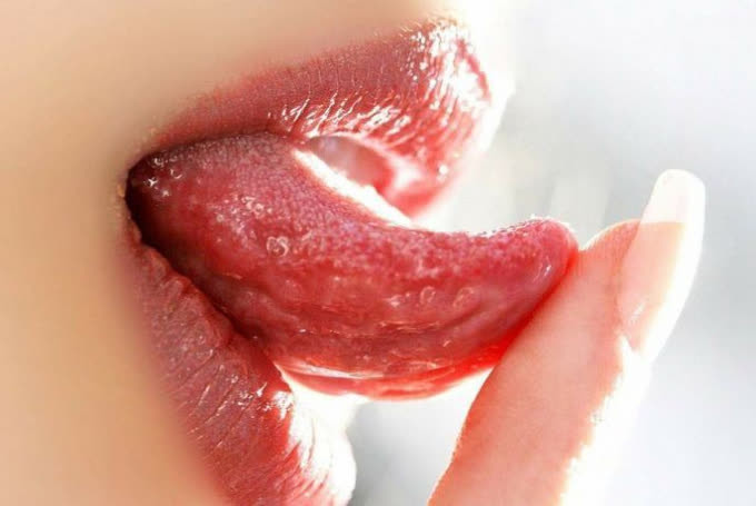 7 bat thuong o luoi dang canh bao benh tat de bo qua