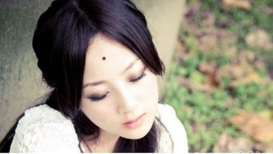 Nếu là nữ giới thì cũng là tướng vượng phu ích tử được chồng con yêu thương chiều chuộng cuộc sống của họ cực kỳ may mắn. 