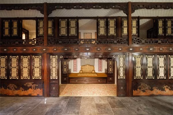 Khu vuon cua vua Can Long sap duoc mo cua co gi dac biet?-Hinh-5