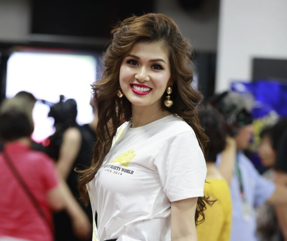 Cuoc song hien tai cua Hoa hau nhieu con nhat showbiz Viet-Hinh-2