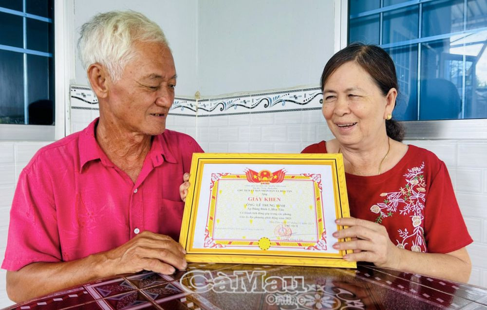 Nông dân Cà Mau thành tỷ phú nhờ nuôi tôm siêu thâm canh Nong dan Ca Mau thanh ty phu nho nuoi tom sieu tham canh