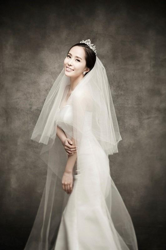 Sau thành công của Lập trình cho trái tim, Quỳnh Nga không tranh thủ cơ hội lấn sân sang phim ảnh mà trở lại con đường ca hát. Đến năm 2014, nữ ca sĩ lên xe hoa với người mẫu Doãn Tuấn rồi lui về vun vén tổ ấm nhỏ và chuyển hướng kinh doanh, ít hoạt động nghệ thuật..