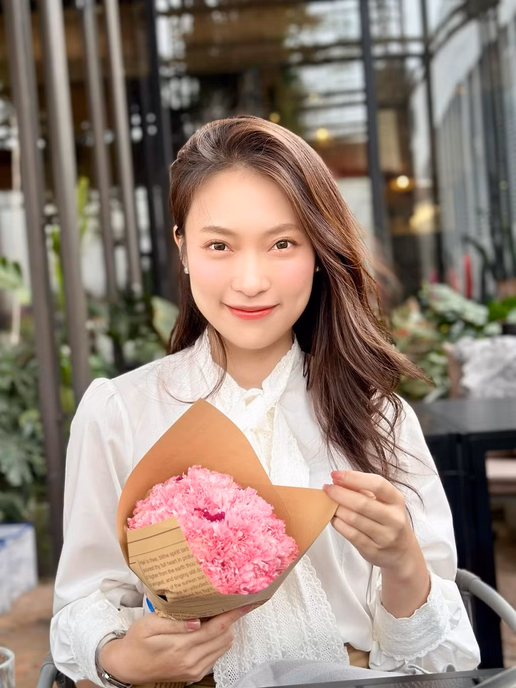 Đầu năm 2023, nữ MC mua thêm căn nhà ở TPHCM. Cô cho biết vì đặc thù công việc phải di chuyển nhiều giữa Hà Nội và TPHCM nên quyết định mua căn nhà ở đây. Mặc dù chưa hoàn toàn Nam tiến, song Khánh Vy cho biết thích thời tiết ấm áp tại miền Nam và muốn đưa gia đình vào tránh rét mỗi dịp mùa đông khắc nghiệt.