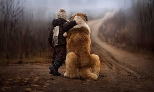 Chúng và trẻ nhỏ luôn là đôi bạn gắn bó thân thiết, dạy trẻ nhiều kỹ năng, sống có trách nhiệm, lạc quan và vui vẻ.