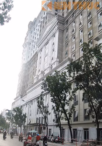 Từ tầng 2 đến tầng 5 khu nhà sẽ được dùng làm khu văn phòng cao ốc. Tầng 6 đến 11 là khu dân cư, trả lại cho các hộ dân đang sở hữu căn hộ cũ tại D2 Giảng Võ. Tầng 12 trở lên sẽ là căn hộ thương mại cao cấp.