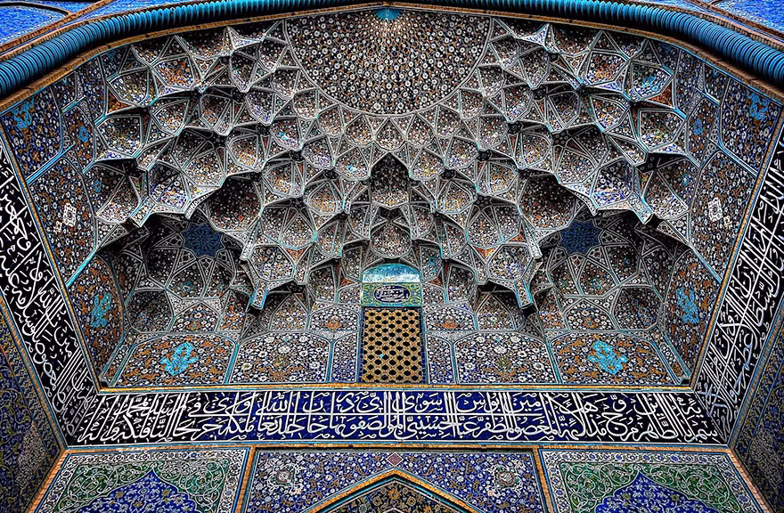 5. Một trong những kiệt tác kiến trúc Iran, xây dựng vào năm 1603 và hoàn thành vào 1619, nhà thờ Hồi giáo Sheikh Lutfollah là di sản thế giới được Unesco công nhận. Công trình thể hiện sự sáng tạo không tưởng của khối óc và bàn tay con người.