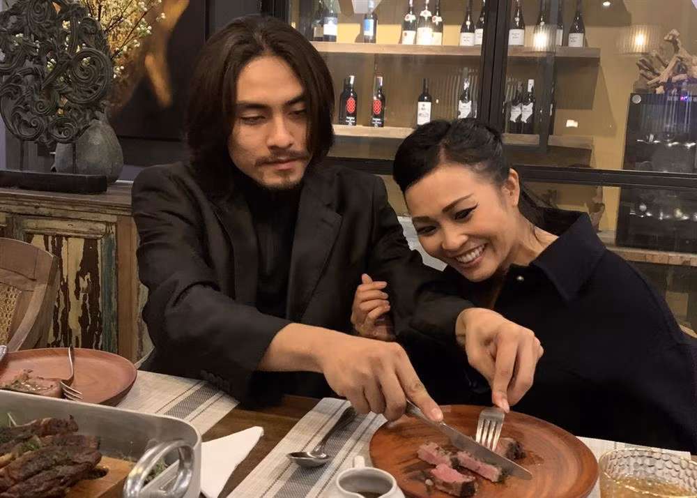 Moi quan he tinh tre Phuong Thanh va con rieng nu ca si-Hinh-2