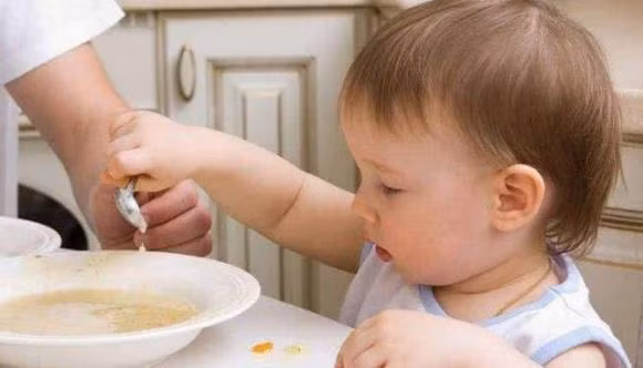 So luong 'xoay' tren dau cho biet tinh cach cua dua tre?-Hinh-10