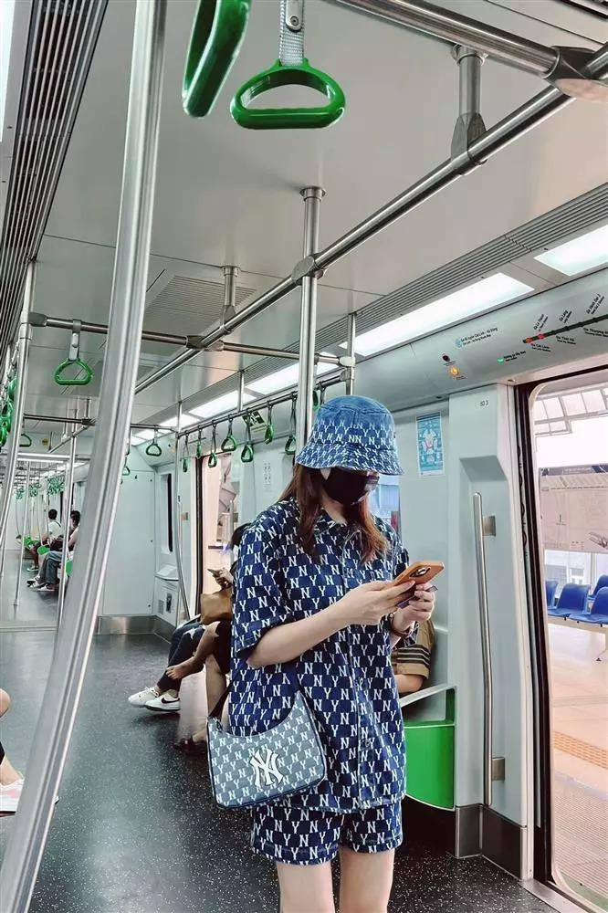 Hoa Minzy let chan dat cong con dao choi, tinh cu bi reo goi-Hinh-11