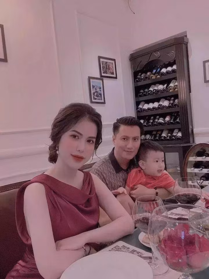 Viet Anh giuc vo cu tai hon, lap lung qua cuoi hang sop?-Hinh-6