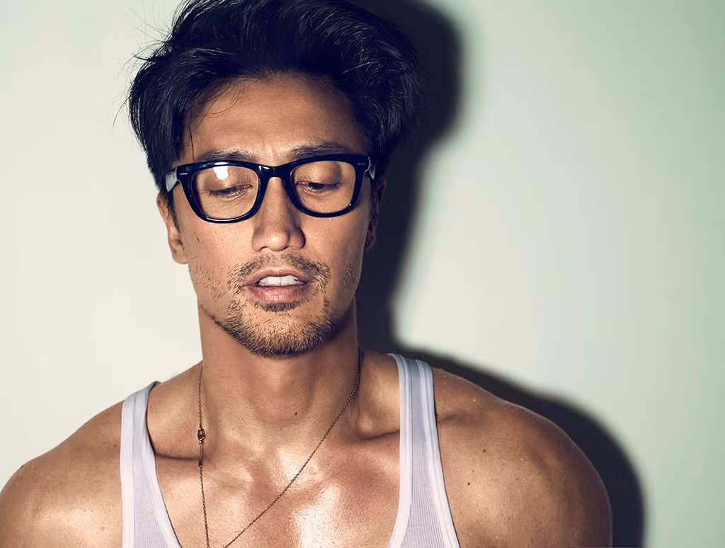 Ông nói: “Tôi tin rằng sức khỏe rất quan trọng, mang đến cho chúng ta nhiều cơ hội. Vì thế, tôi thường bắt đầu một ngày bằng việc tập luyện, trước khi làm bất kỳ việc gì. Sau đó, tôi và bạn có thể đi chụp hình hoặc gặp gỡ khách hàng...".