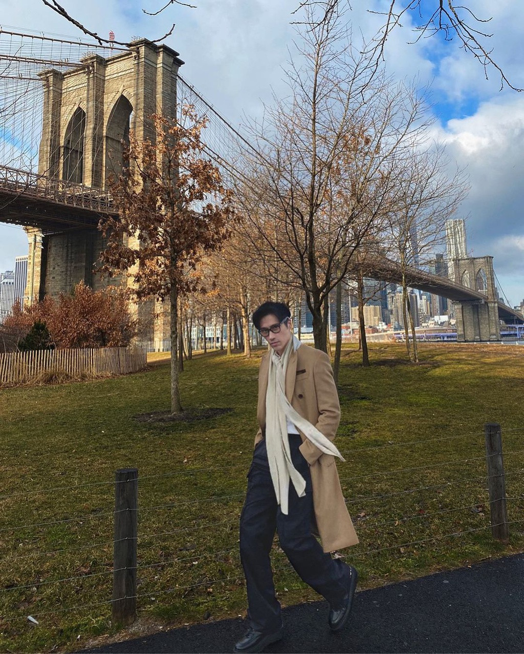 Người phỏng vấn rất ngạc nhiên khi ngay cả một nếp nhăn ở khóe mắt của Chuando cũng không có. Chỉ khi cười lớn, nếp nhăn nhỏ ở khóe mắt hay miệng mới xuất hiện. Chính vì thế, nếu không tiết lộ tuổi, hiếm ai tin được người đàn ông này đã bước sang tuổi 54.